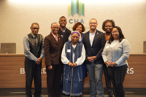 FCC COMMISSIONER GEOFFREY STARKS VISITS CHA RESIDENTS AND STAFF